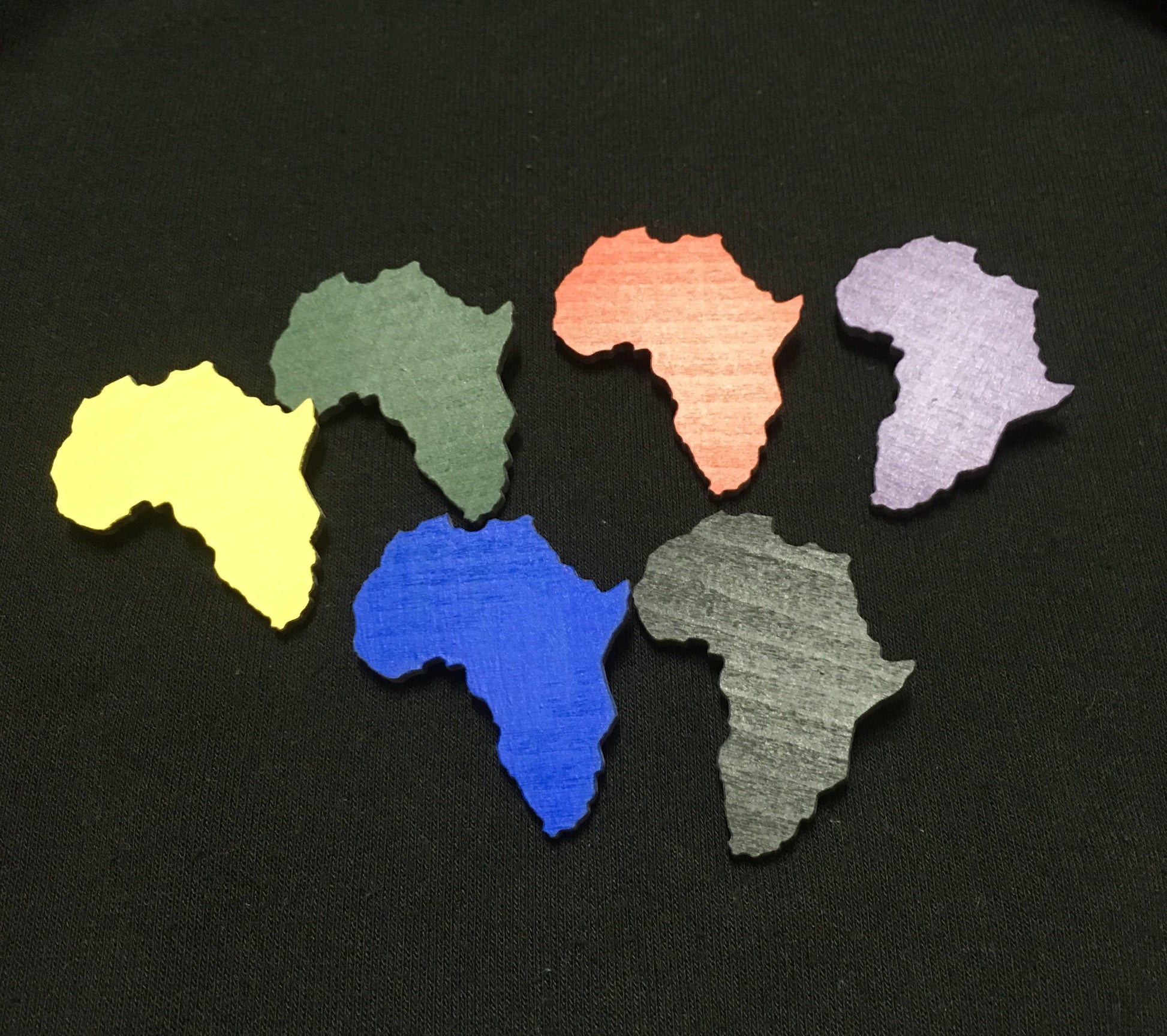 Wooden Africa Brooch - Natural Couture